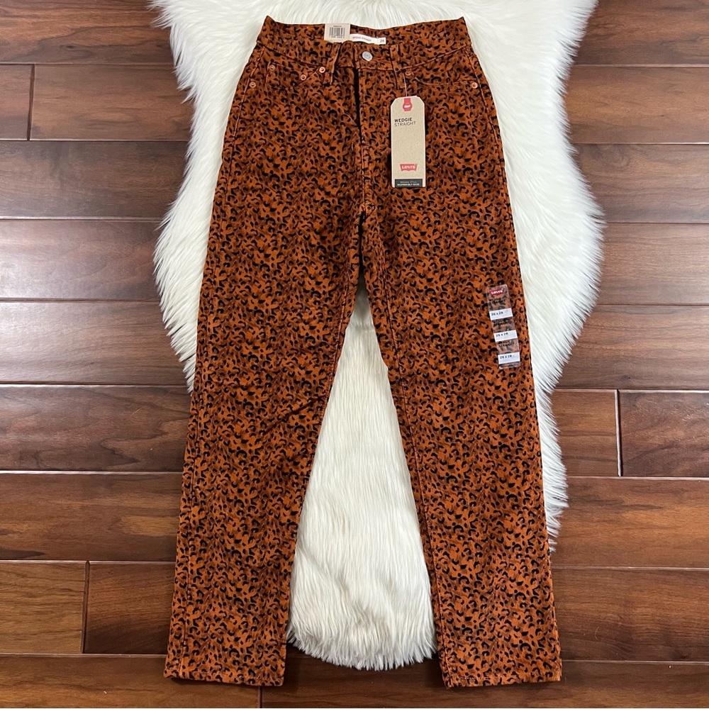 Levi's Size 26 Leopard Ginger Corduroy Wedgie Straight Pants‎